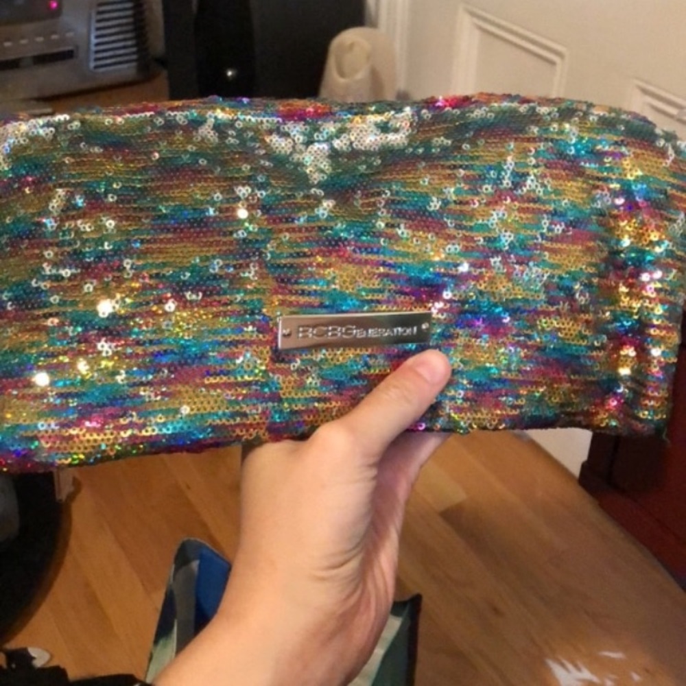 Rainbow clutch